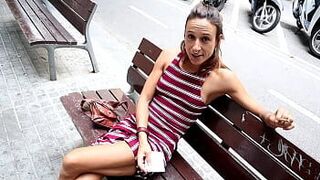 Я встречаю свою любимую порнозвезду-любителя на улице, и мы трахаемся - порно видео