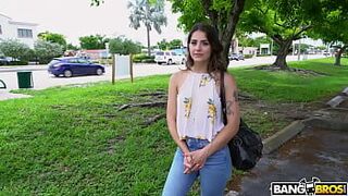 Любящая деньги латина скачет - порно видео